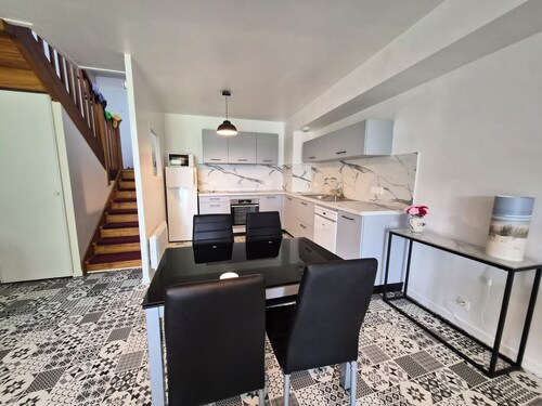 Appartement Avec Terrasses, Équipements Entièrement Neufs