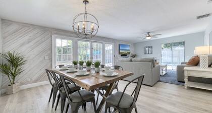 The Pelican Villa | Large Pool + Firepit!