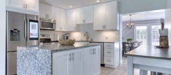 The Pelican Villa | Large Pool + Firepit!