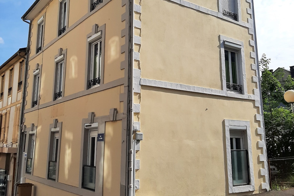 Appartement F1 Tout Confort , en Centre Ville, Proche des Thermes
