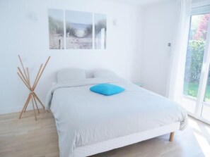 4 chambres, fer et planche à repasser, Wi-Fi gratuit, draps fournis