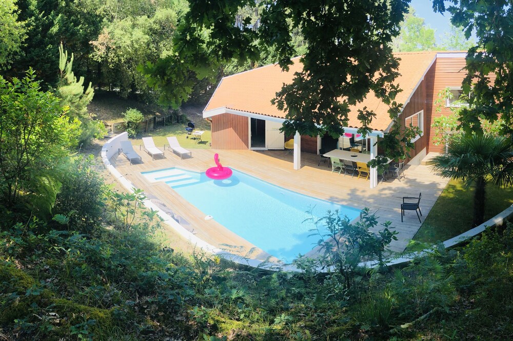 Superb villa near the golf course and the ocean