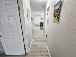 Interior - Sand Dollar Villa *Close to Beach, Bay & SeaWorld A/C *Parking Incl. (San Diego)