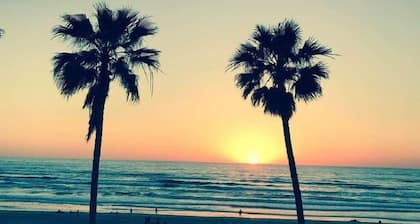 Sand Dollar Villa *Close to Beach, Bay & SeaWorld A/C *Parking Incl.