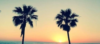 Sand Dollar Villa *Close to Beach, Bay & SeaWorld A/C *Parking Incl.