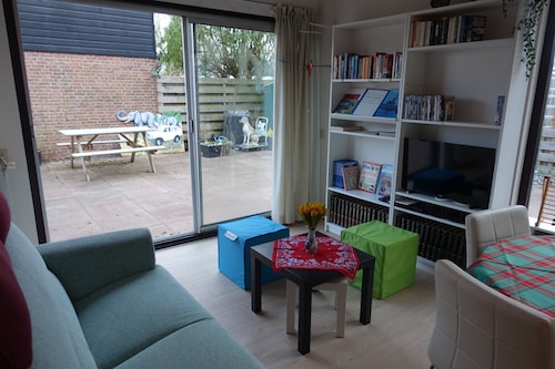 Lovely vacation home with spacious terrace, close to beach and places of interest