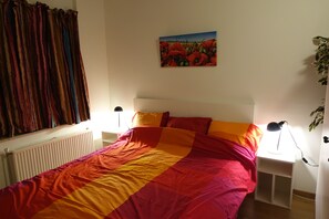 2 bedrooms, iron/ironing board, free WiFi, bed sheets