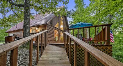 2 Bedroom Riverfront A-Frame Cabin with Deck