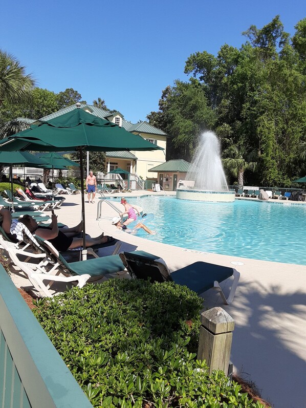 Piscine couverte, piscine extérieure