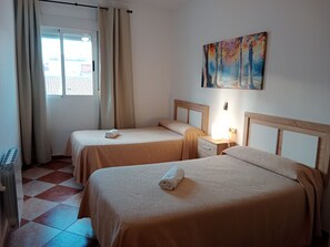 3 Schlafzimmer, Bügeleisen/Bügelbrett, Reisekinderbett, kostenloses WLAN