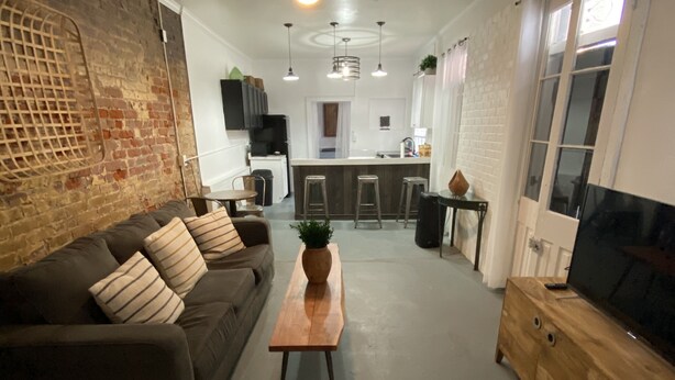 Unclassified image, 1 of 8, button - Luxury & Historic French Quarter Gem (New Orleans)