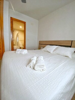2 chambres, fer et planche Ă repasser, Wi-Fi gratuit, draps fournis