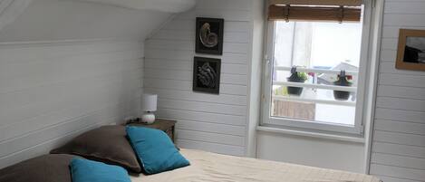 1 bedroom, in-room safe, desk, iron/ironing board