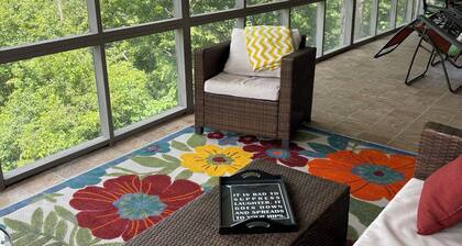 Effie's - An inviting home with lovely views of Table Rock Lake