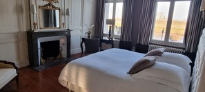 5 bedrooms, desk, travel cot, free WiFi - Large shipowner's house (Saint-Valery-sur-Somme)