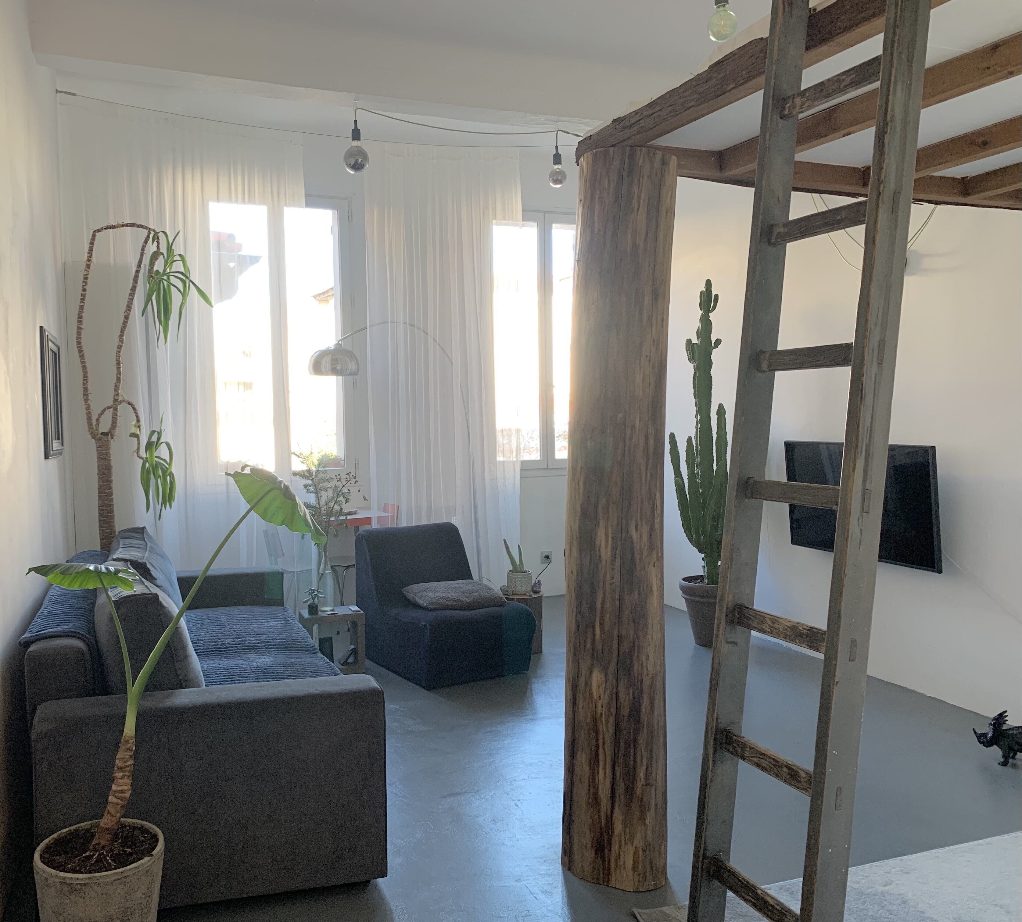 « THE Nest » Super Cool and Cozy Place in Town