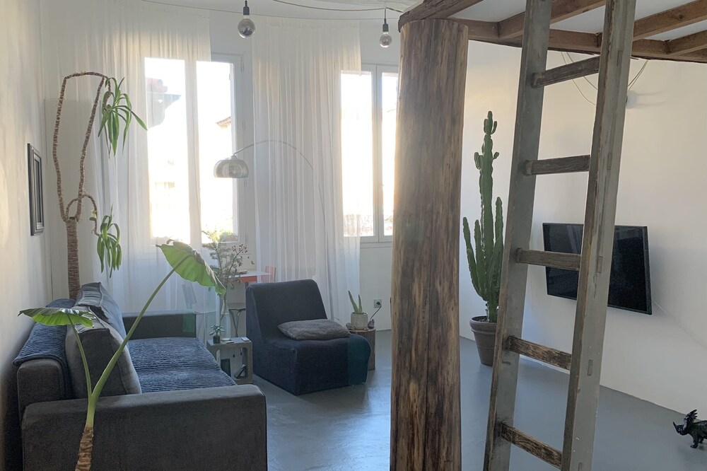 « THE NEST » Super cool and cozy place in town