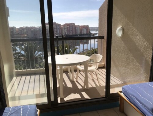 Marine lake view apartment