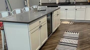 Fridge, microwave, dishwasher, coffee/tea maker