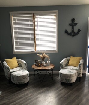 Smart TV - Sister Shores Sheridan Beach House  (Michigan City)