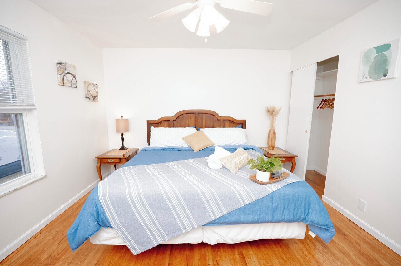 2 bedrooms, in-room safe, desk, iron/ironing board