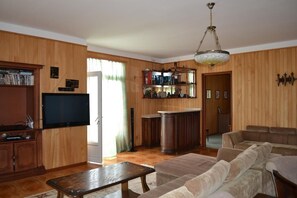 TV, DVD player