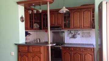 Fridge, microwave, dishwasher