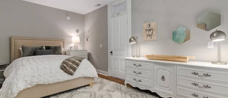 4 bedrooms, iron/ironing board, travel cot, free WiFi