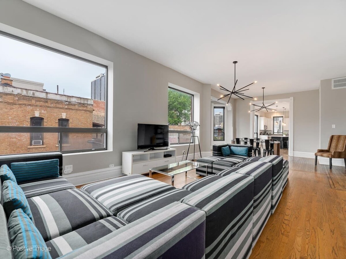 Large 4BR/3BA • Safe Old Town Location • Walk Everywhere