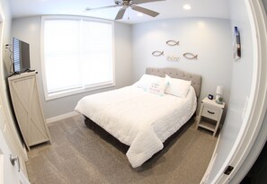 3 makuuhuonetta, silitysrauta/-lauta, ilmainen Wi-Fi, vuodevaatteet