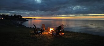 Oceanfront beach cottage panoramic views spectacular sunsets sandbars warm water