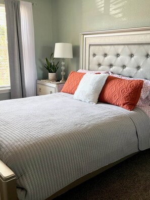 3 bedrooms, iron/ironing board, WiFi, bed sheets