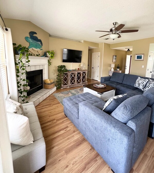 TV, fireplace, DVD player
