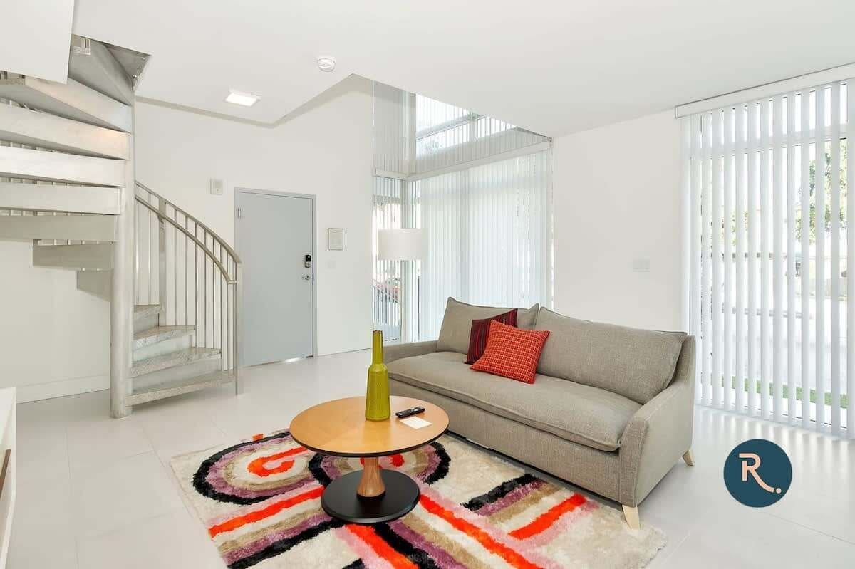 Roami at Grove 27 | Coconut Grove | 1 Bedroom Loft