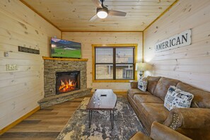 Smart TV, chimenea, videojuegos y futbolito 