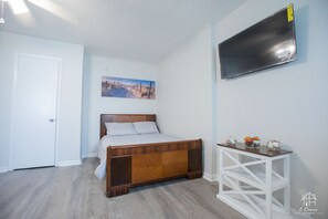 1 室のベッドルーム、WiFi (無料)、ベッドシーツ