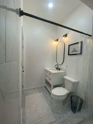 Serviettes fournies, savon