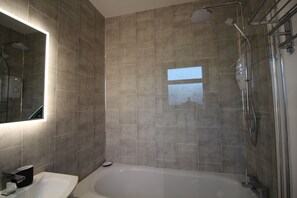 Hair dryer, towels, soap, shampoo - Room with Comfortable Double Bed (Belfast)