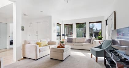 Family vacation home at Cultus Lake - Pet Friendly