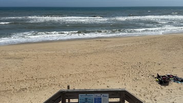 Plage à proximité, chaises longues
