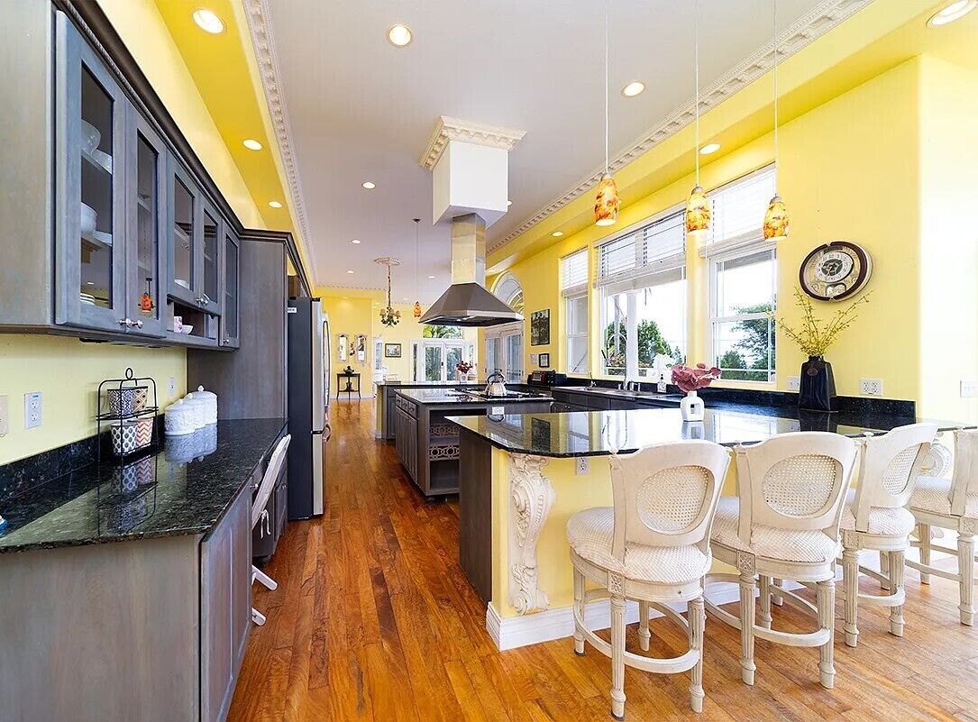 Microondas, horno, parrilla de estufa y lavavajillas 