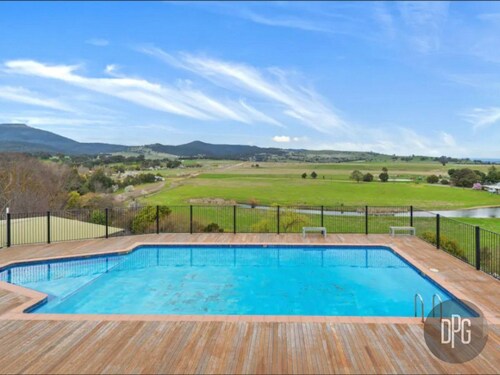 Lodge by the River - Studio 2