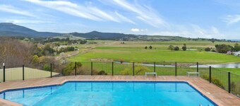 Lodge by the River - Studio 2