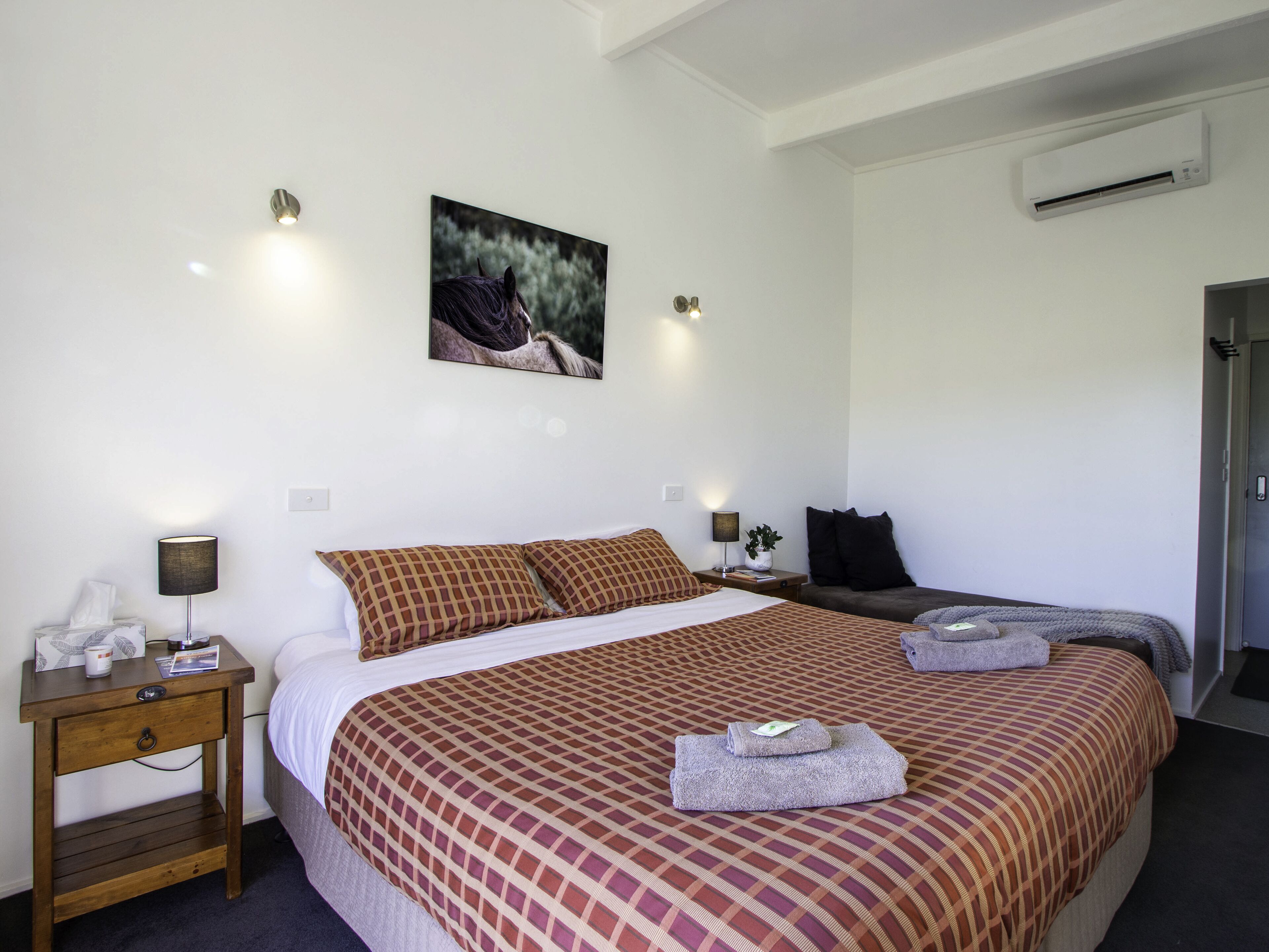 Lodge by the River - Studio 2