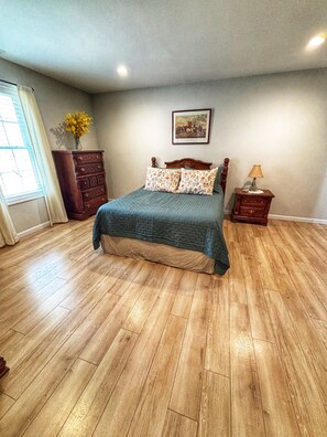 3 habitaciones, tabla de planchar con plancha y wifi gratis 