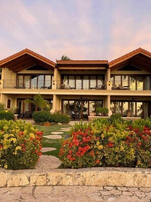 Exterior - Luxury on the beach at The Palms (Playa Flamingo)