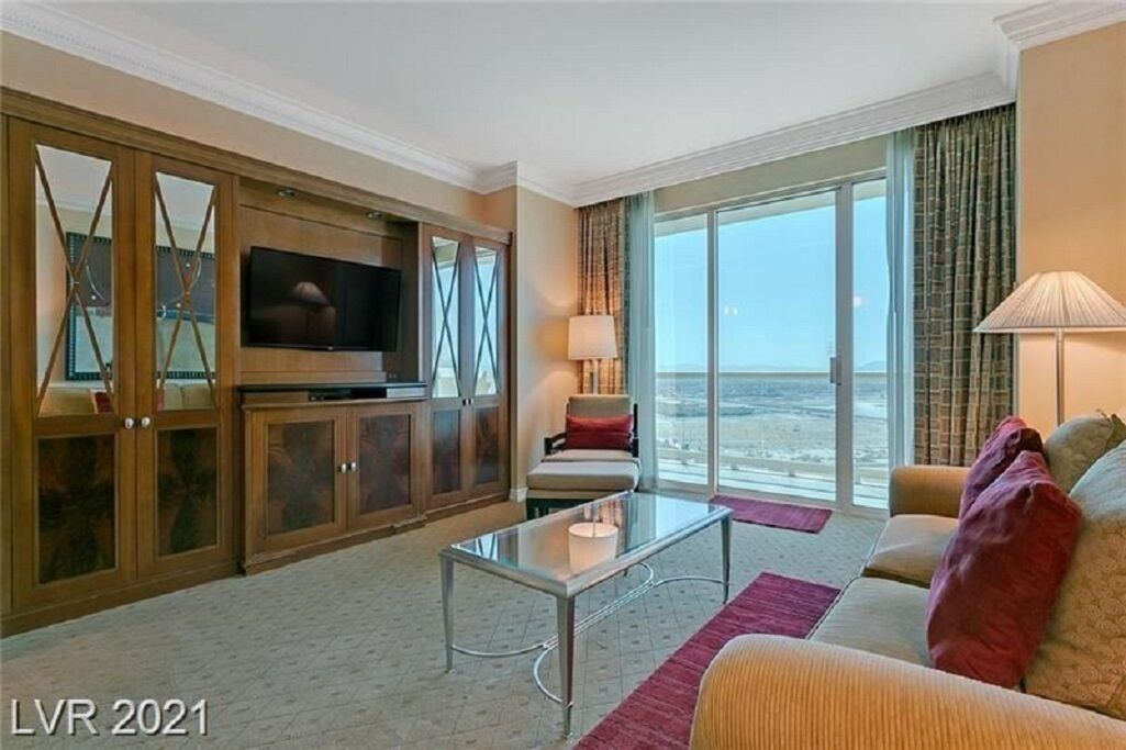 1 BR Luxury Corner Suite with great views! MGM Internal name: MGM