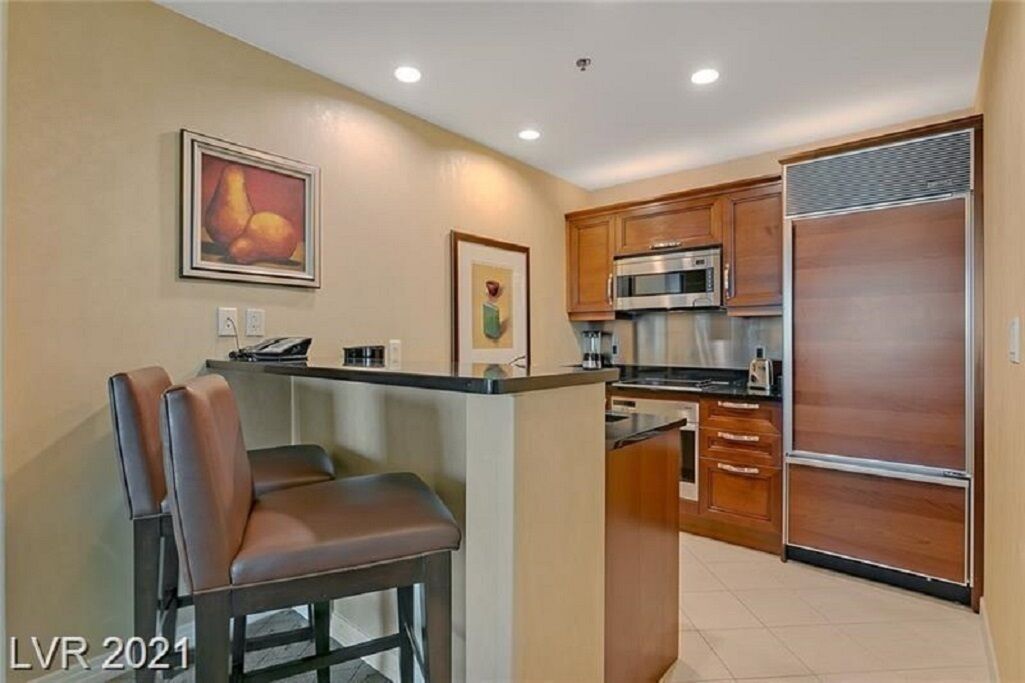 1 BR Luxury Corner Suite with great views! MGM Internal name: MGM