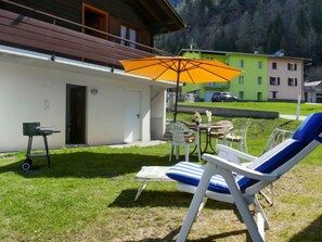 Outdoor dining - Cà Bias by Interhome (Campo Blenio)