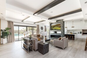 Smart-TV, peis og fotballspill